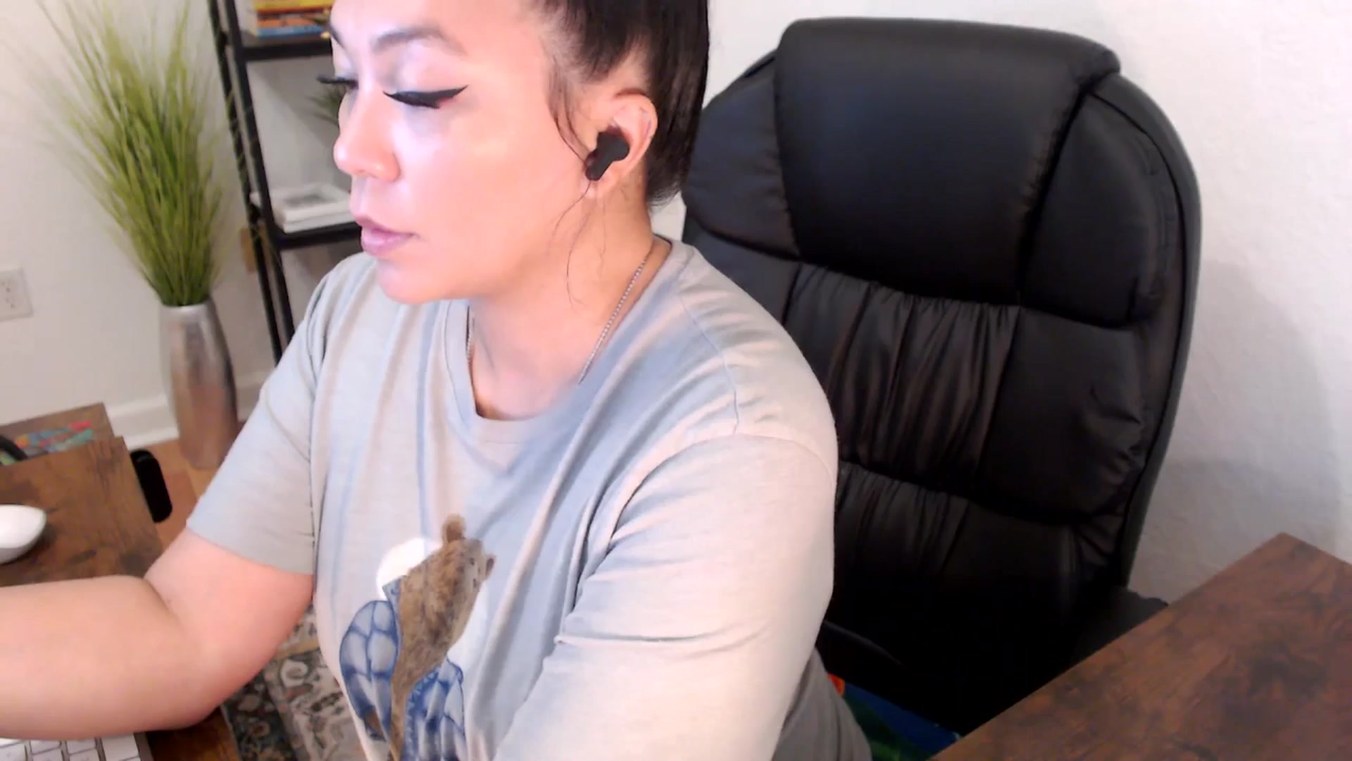 Gallery image thumbnail from MickaylaStar's myfreecams stream on, 01/22/2025, 17:03 image 5 of 20