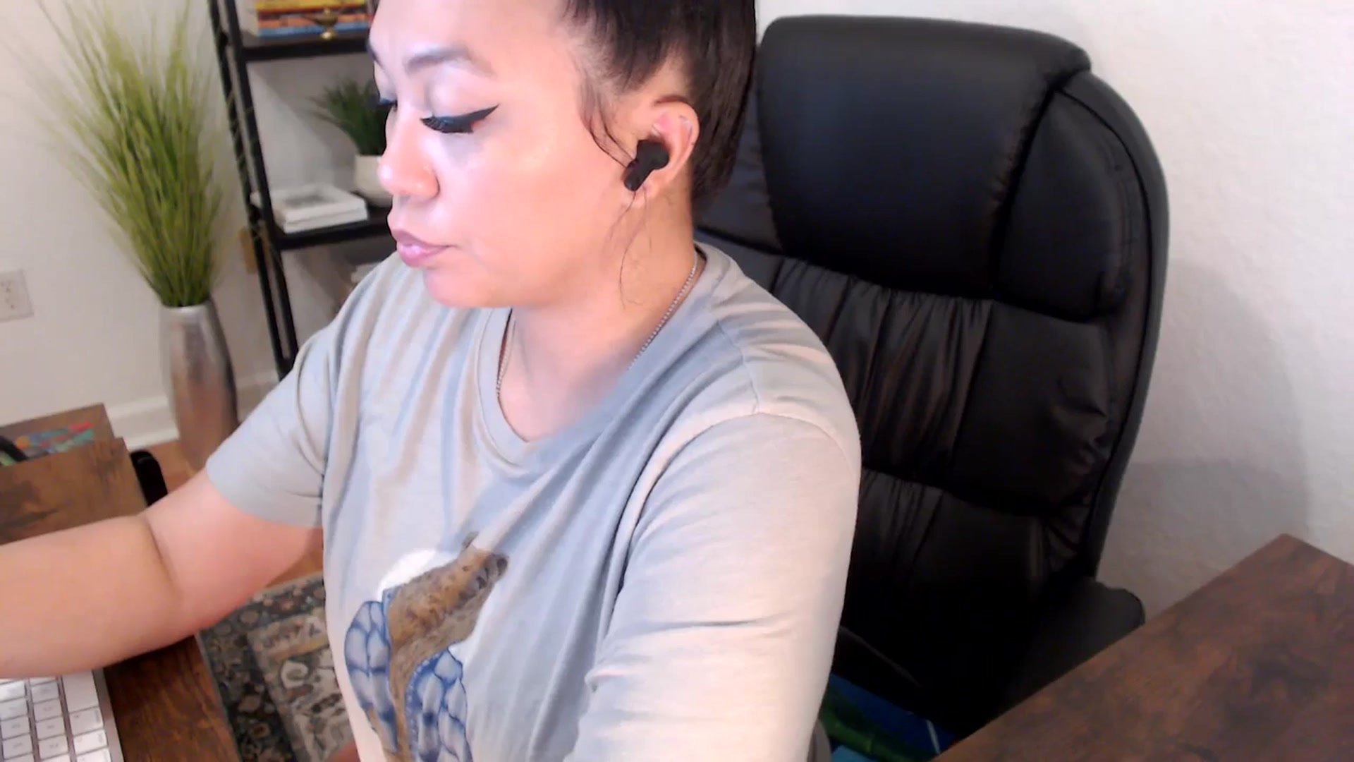 Gallery image thumbnail from MickaylaStar's myfreecams stream on, 01/22/2025, 17:03 image 18 of 20
