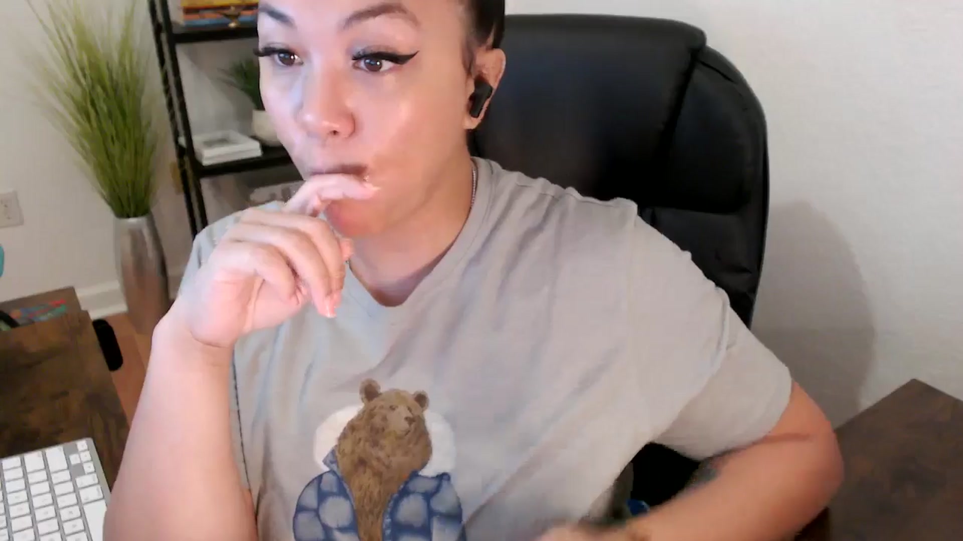 Gallery image thumbnail from MickaylaStar's myfreecams stream on, 01/22/2025, 17:30 image 20 of 20