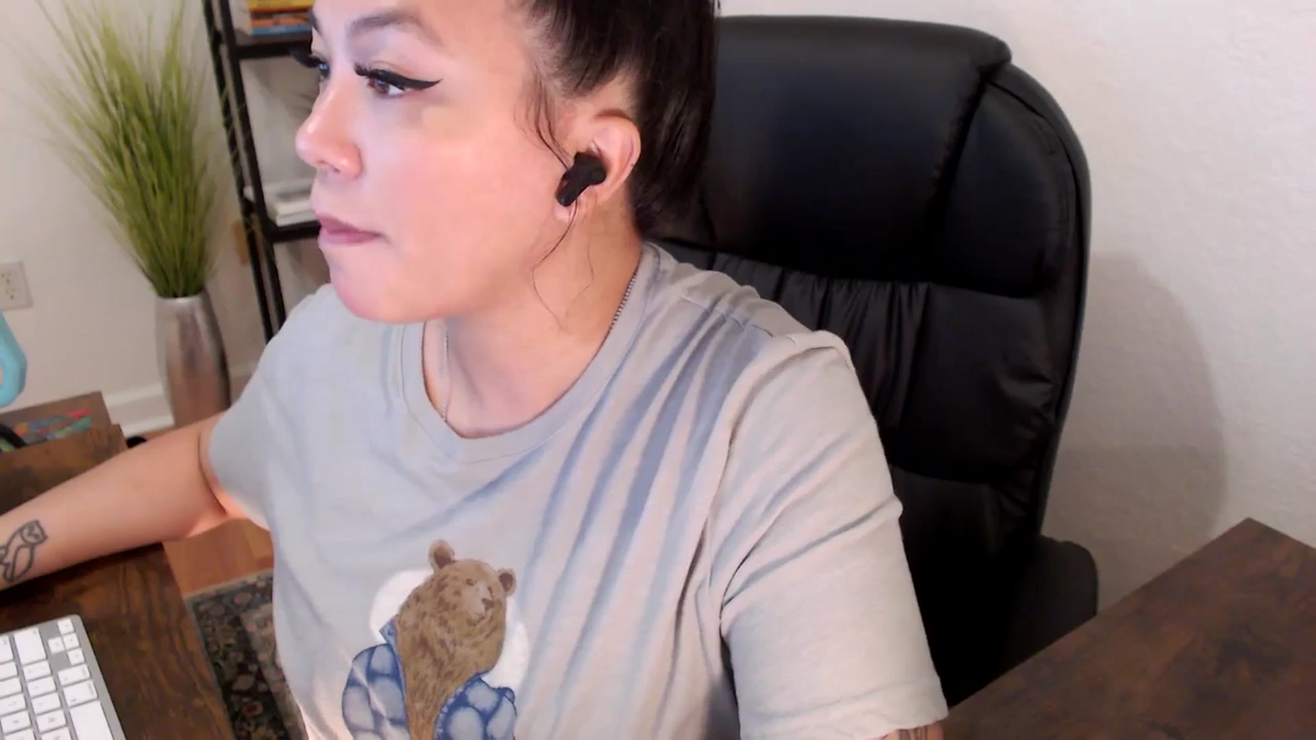 Gallery image thumbnail from MickaylaStar's myfreecams stream on, 01/22/2025, 18:23 image 13 of 20
