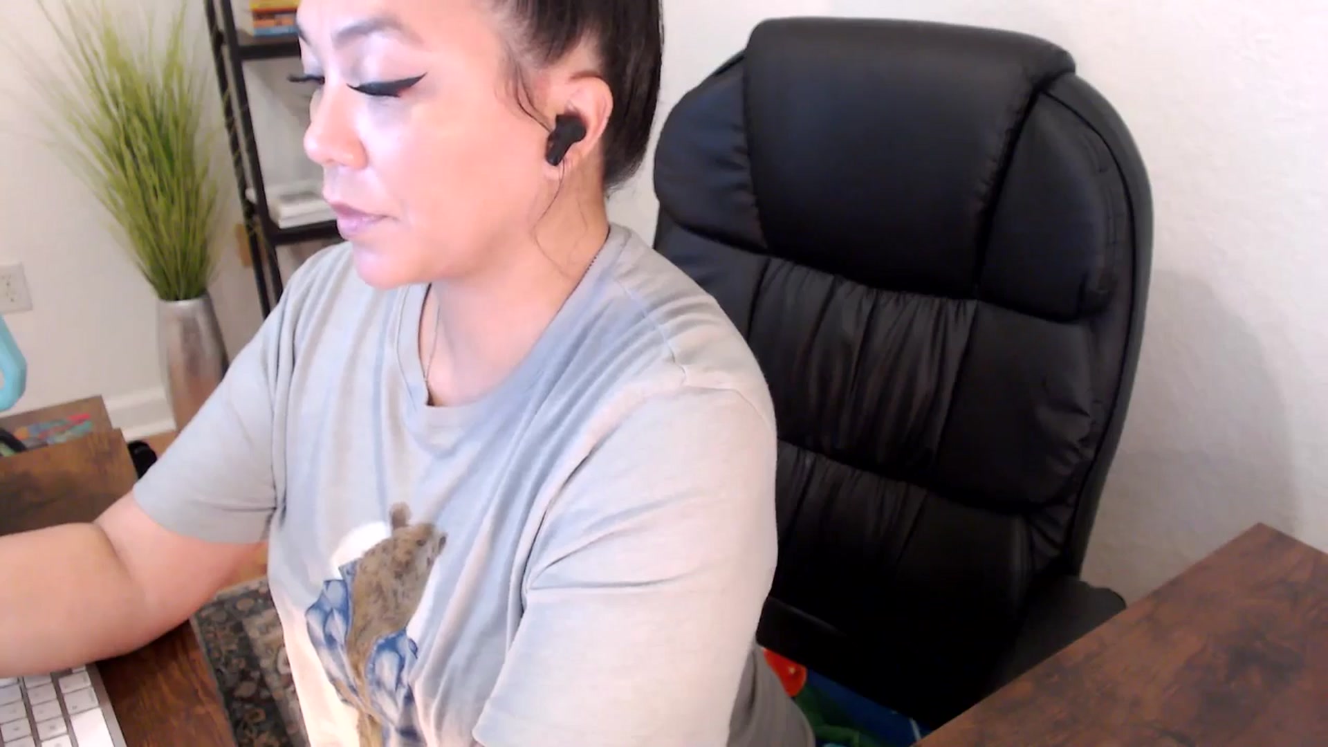 Gallery image thumbnail from MickaylaStar's myfreecams stream on, 01/22/2025, 18:23 image 17 of 20