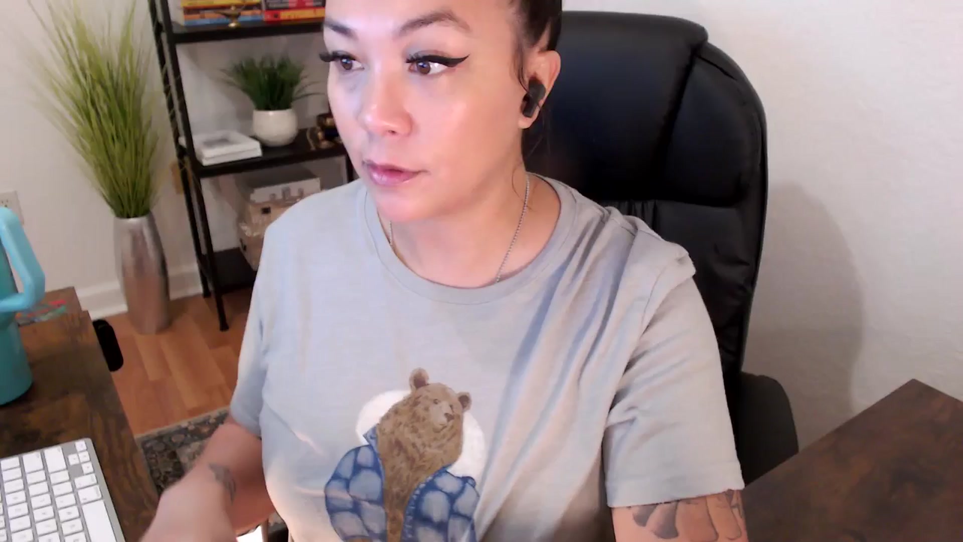 Gallery image thumbnail from MickaylaStar's myfreecams stream on, 01/22/2025, 18:23 image 1 of 20