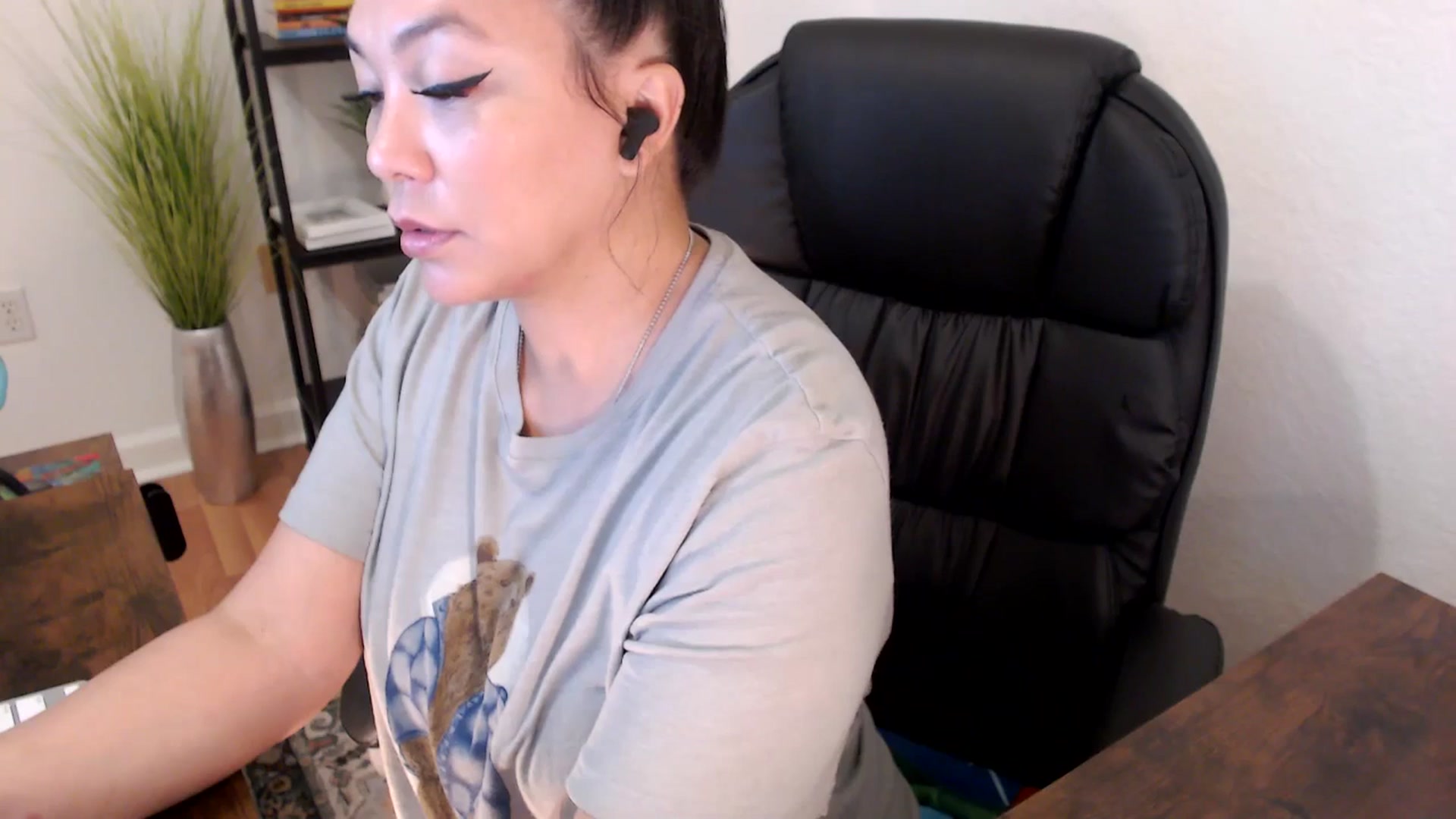 Gallery image thumbnail from MickaylaStar's myfreecams stream on, 01/22/2025, 18:23 image 8 of 20