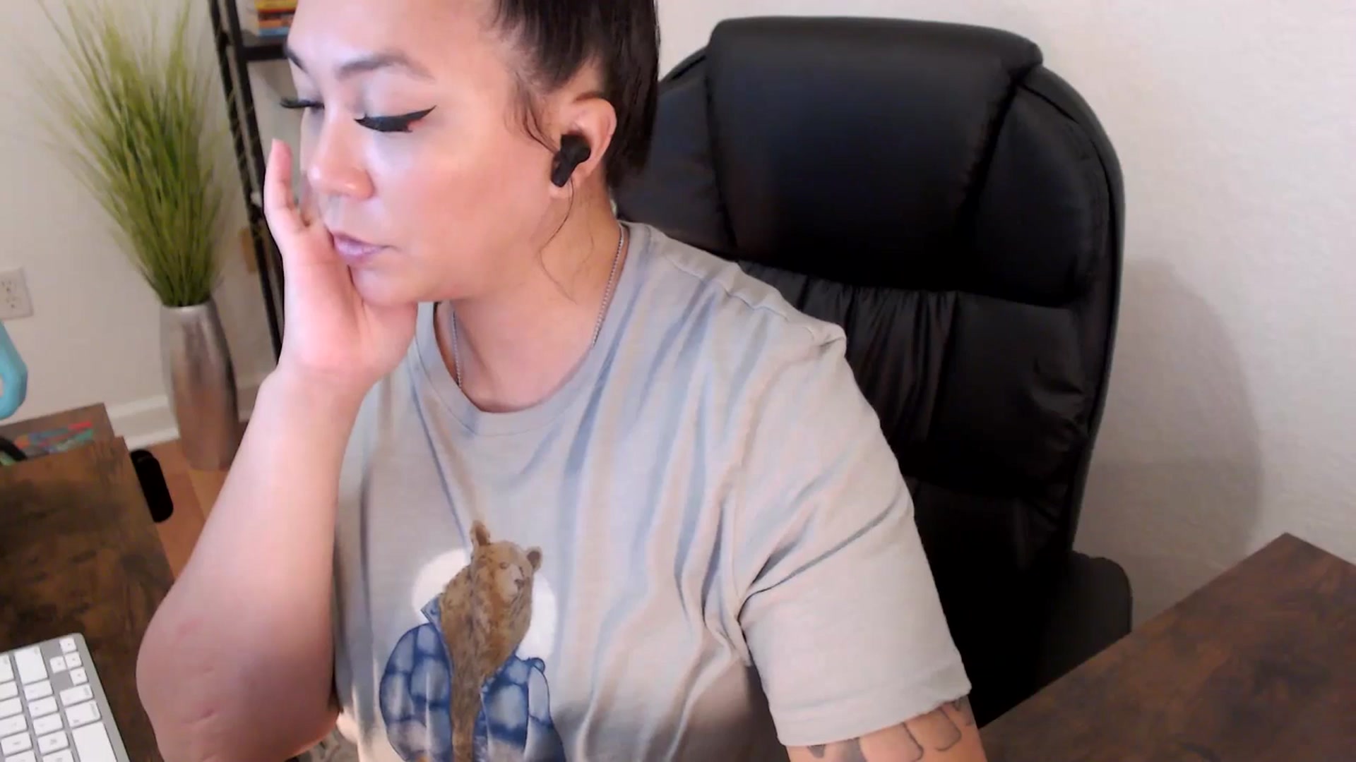 Gallery image thumbnail from MickaylaStar's myfreecams stream on, 01/22/2025, 18:23 image 10 of 20