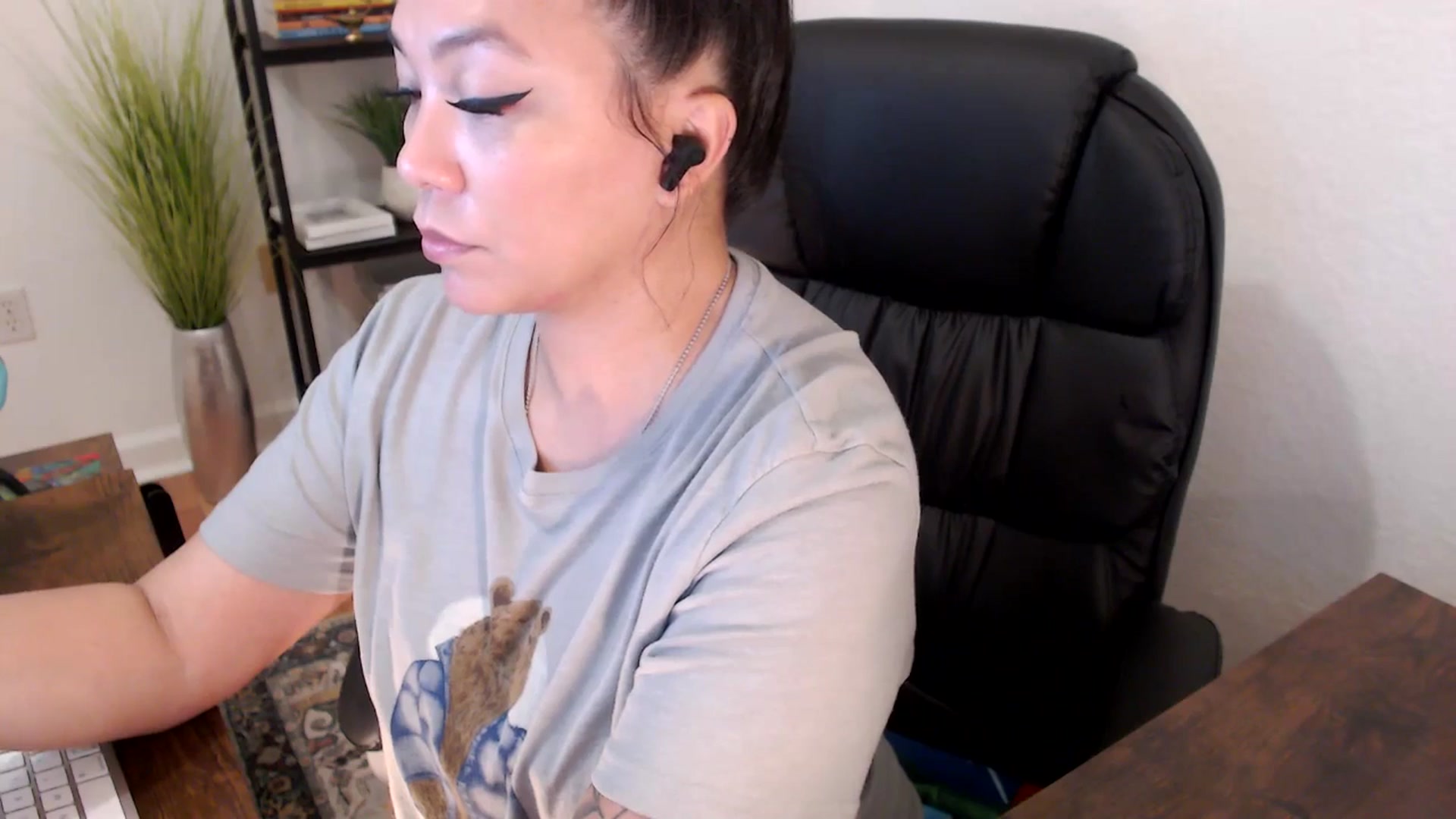 Gallery image thumbnail from MickaylaStar's myfreecams stream on, 01/22/2025, 18:23 image 7 of 20