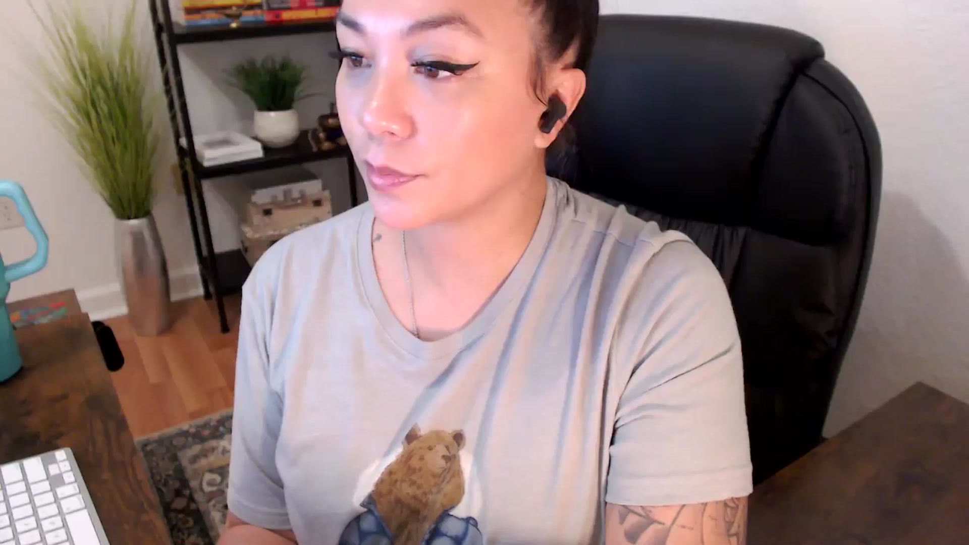 Gallery image thumbnail from MickaylaStar's myfreecams stream on, 01/22/2025, 19:01 image 16 of 20
