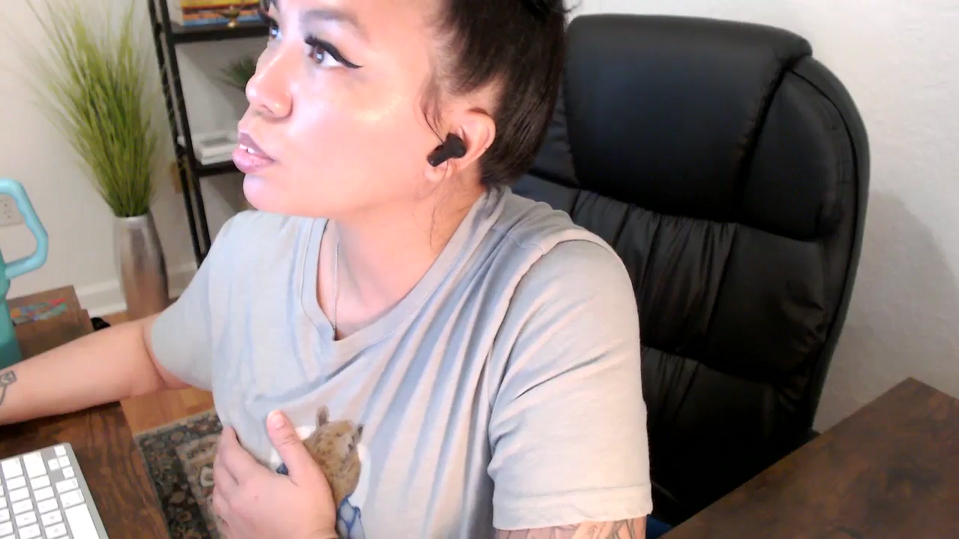 Gallery image thumbnail from MickaylaStar's myfreecams stream on, 01/22/2025, 19:01 image 12 of 20