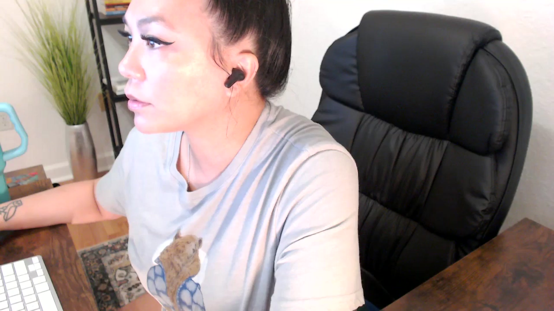 Gallery image thumbnail from MickaylaStar's myfreecams stream on, 01/22/2025, 19:01 image 5 of 20