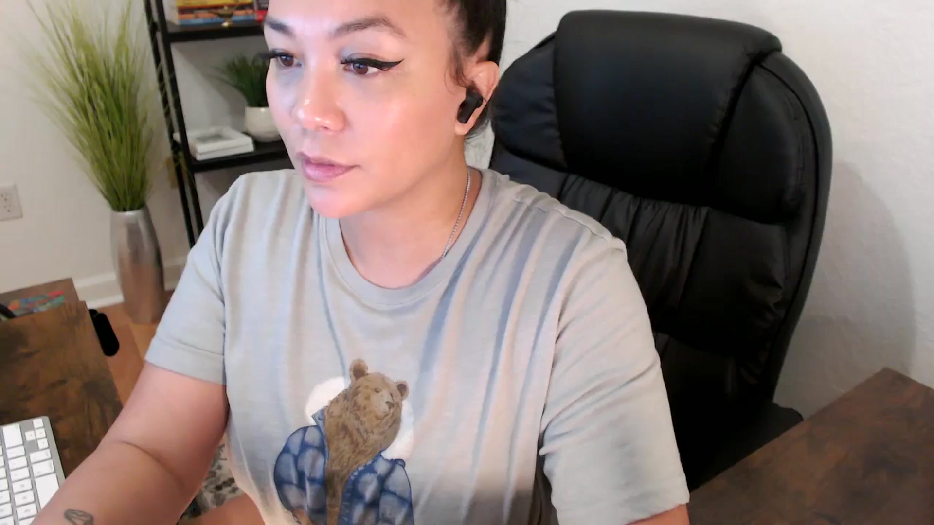 Gallery image thumbnail from MickaylaStar's myfreecams stream on, 01/22/2025, 19:51 image 3 of 20