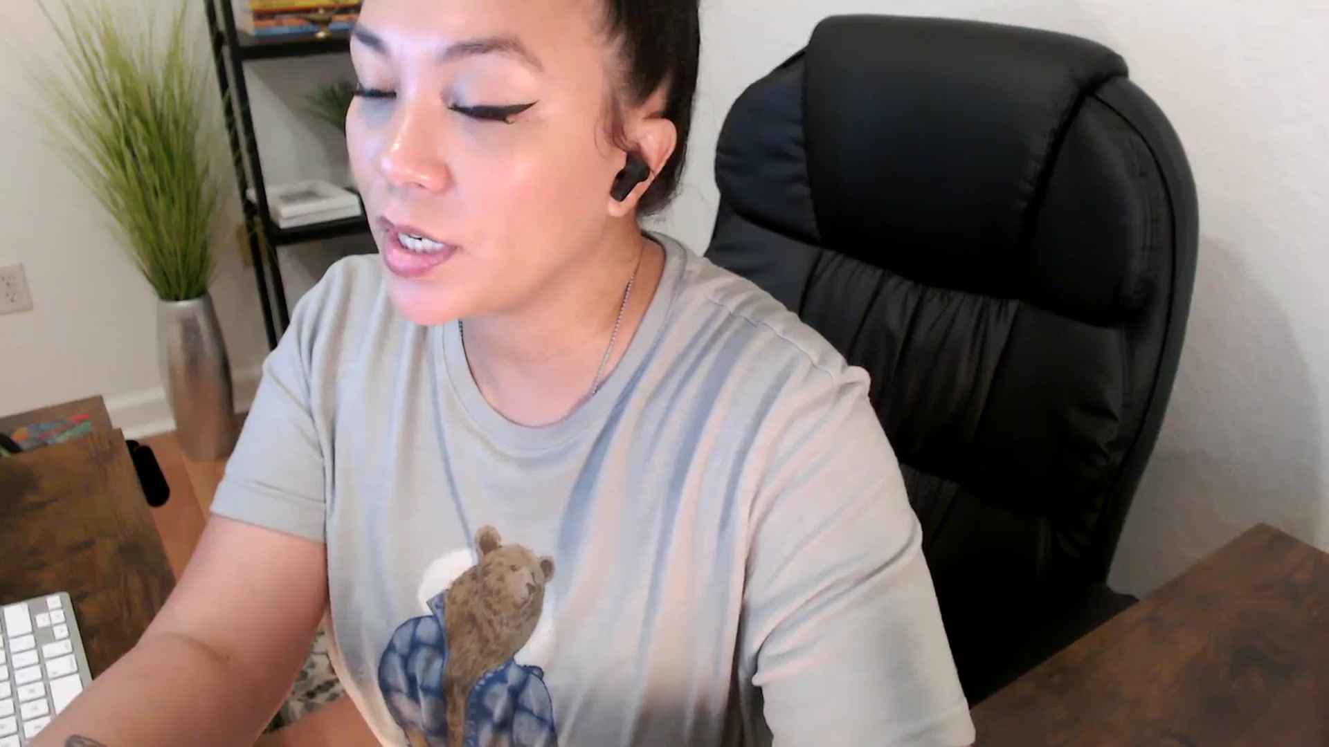 Gallery image thumbnail from MickaylaStar's myfreecams stream on, 01/22/2025, 19:51 image 5 of 20