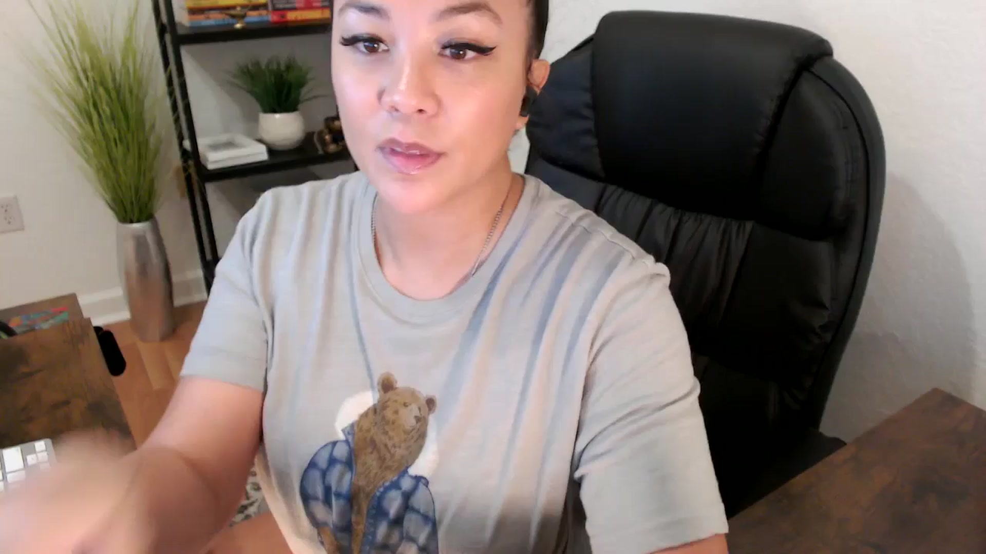 Gallery image thumbnail from MickaylaStar's myfreecams stream on, 01/22/2025, 19:51 image 4 of 20