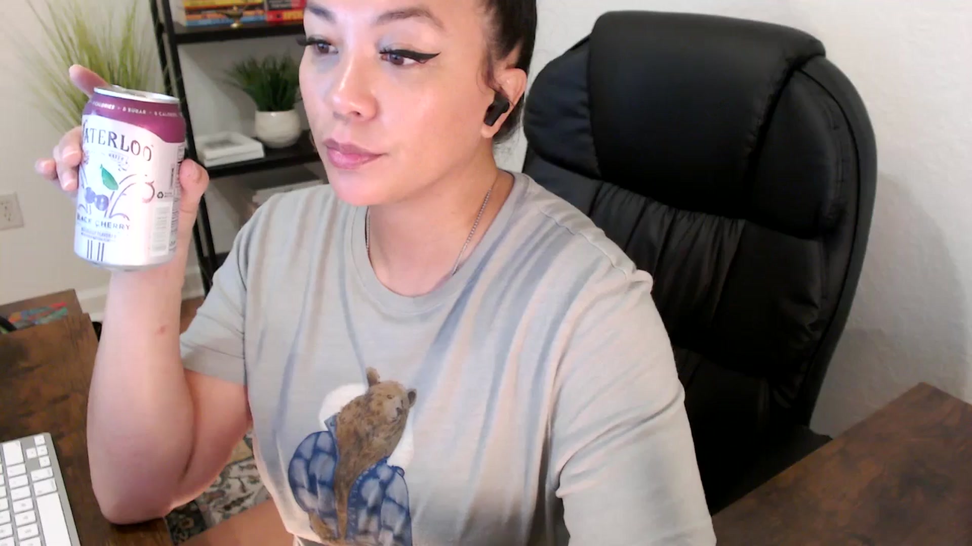 Gallery image thumbnail from MickaylaStar's myfreecams stream on, 01/22/2025, 19:51 image 6 of 20