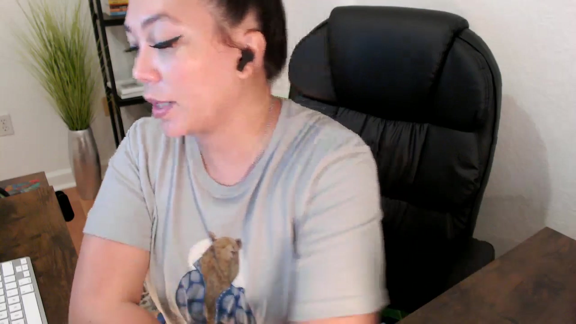 Gallery image thumbnail from MickaylaStar's myfreecams stream on, 01/22/2025, 19:51 image 16 of 20
