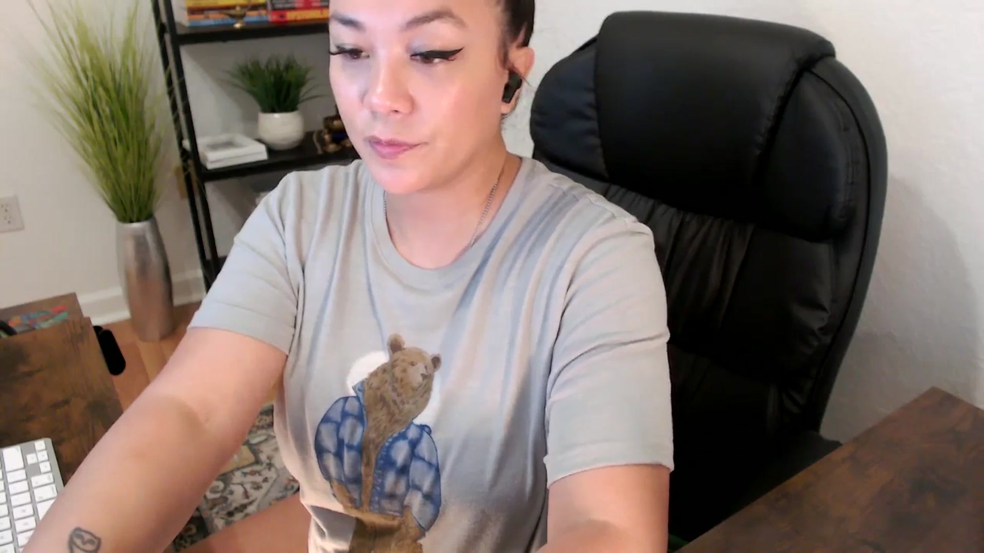Gallery image thumbnail from MickaylaStar's myfreecams stream on, 01/22/2025, 19:51 image 7 of 20