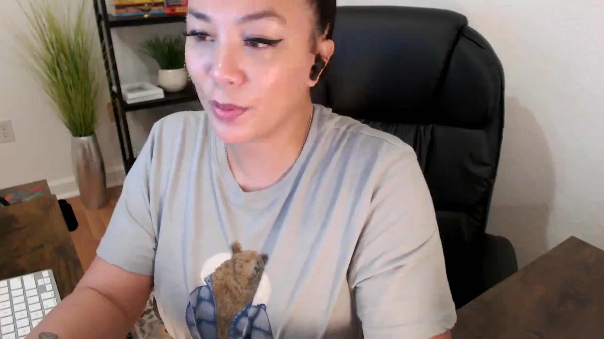 Gallery image thumbnail from MickaylaStar's myfreecams stream on, 01/22/2025, 20:53 image 5 of 20
