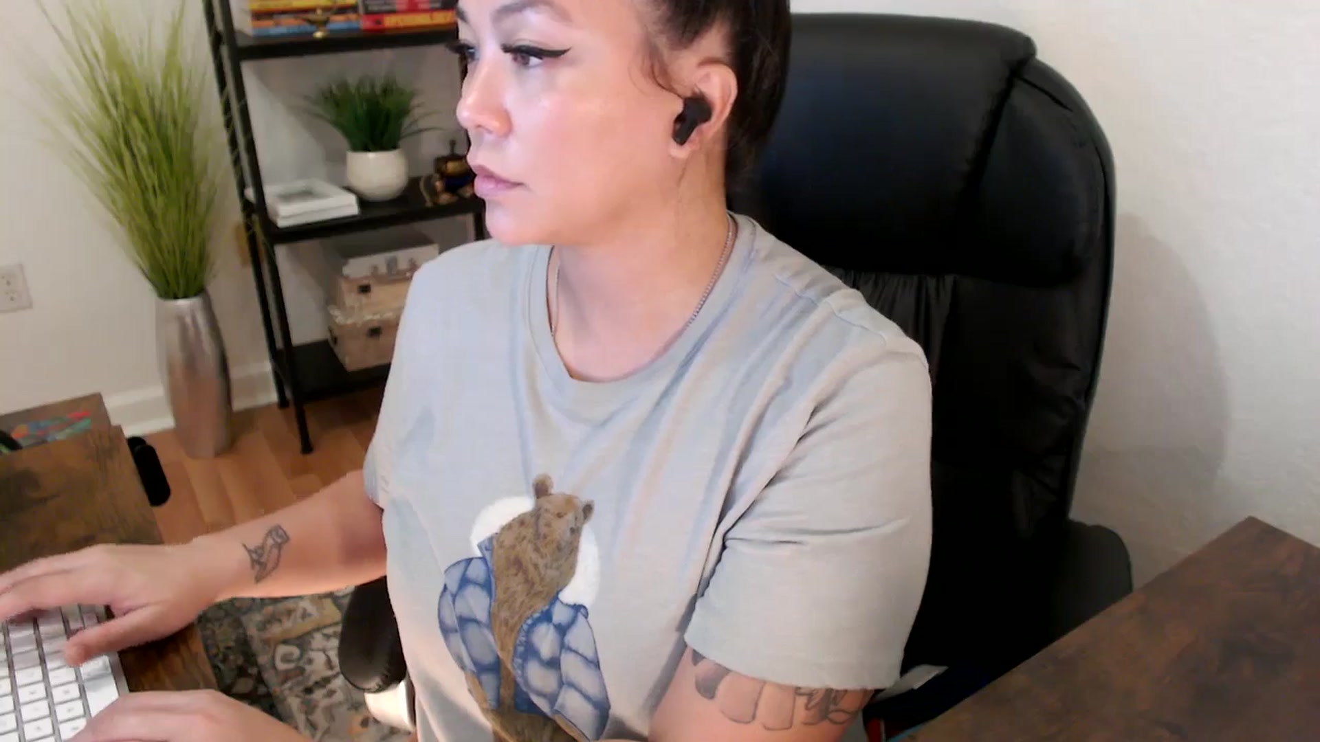 Gallery image thumbnail from MickaylaStar's myfreecams stream on, 01/22/2025, 20:53 image 14 of 20