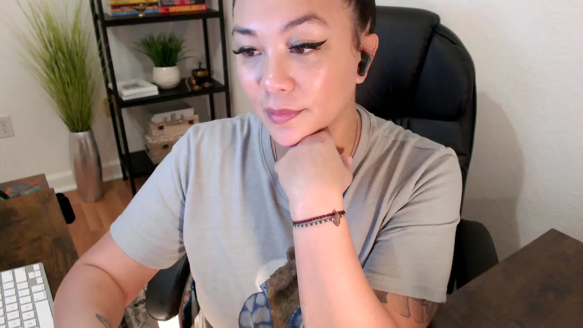 Gallery image thumbnail from MickaylaStar's myfreecams stream on, 01/22/2025, 20:53 image 18 of 20