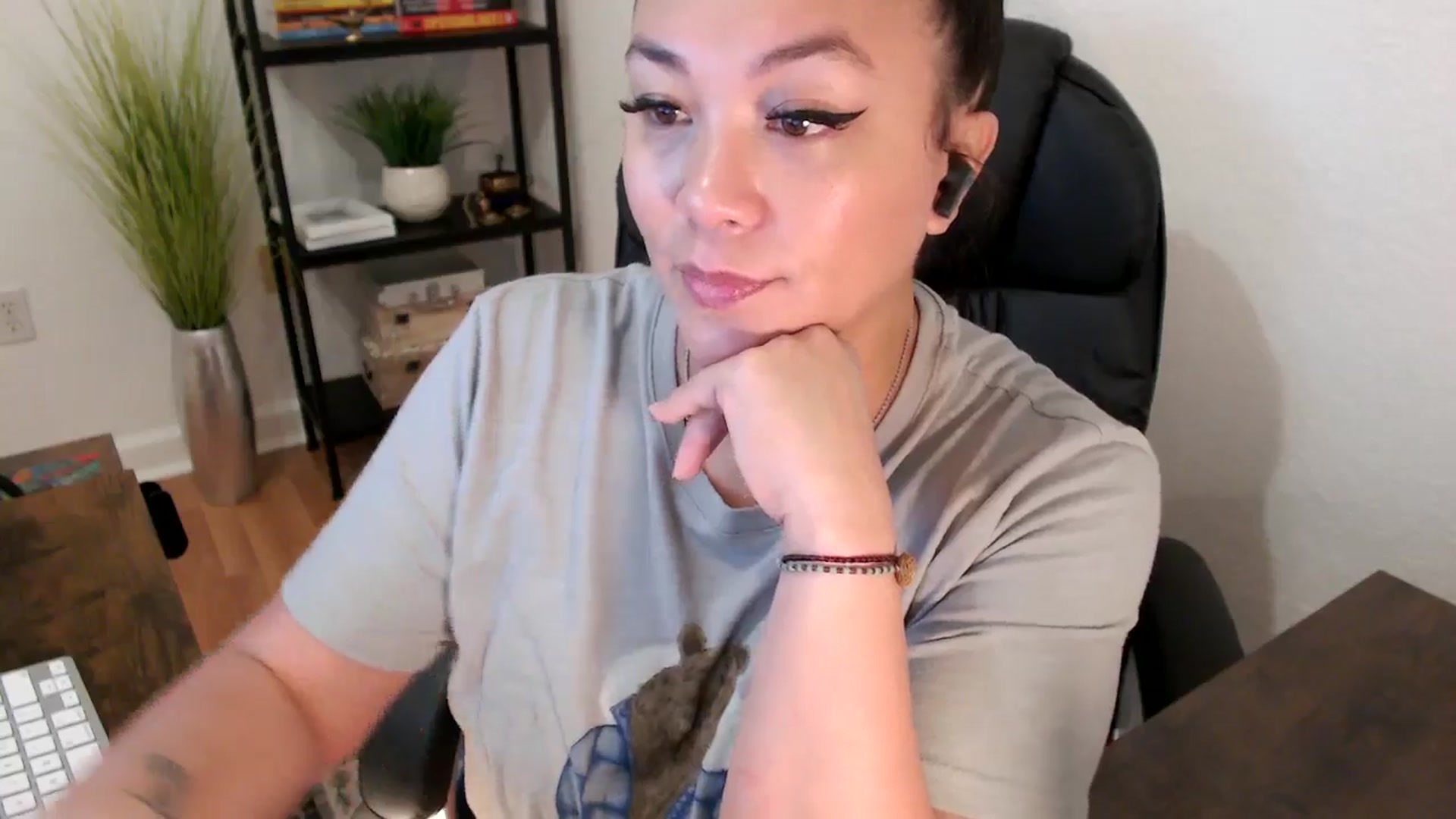 Gallery image thumbnail from MickaylaStar's myfreecams stream on, 01/22/2025, 20:53 image 4 of 20