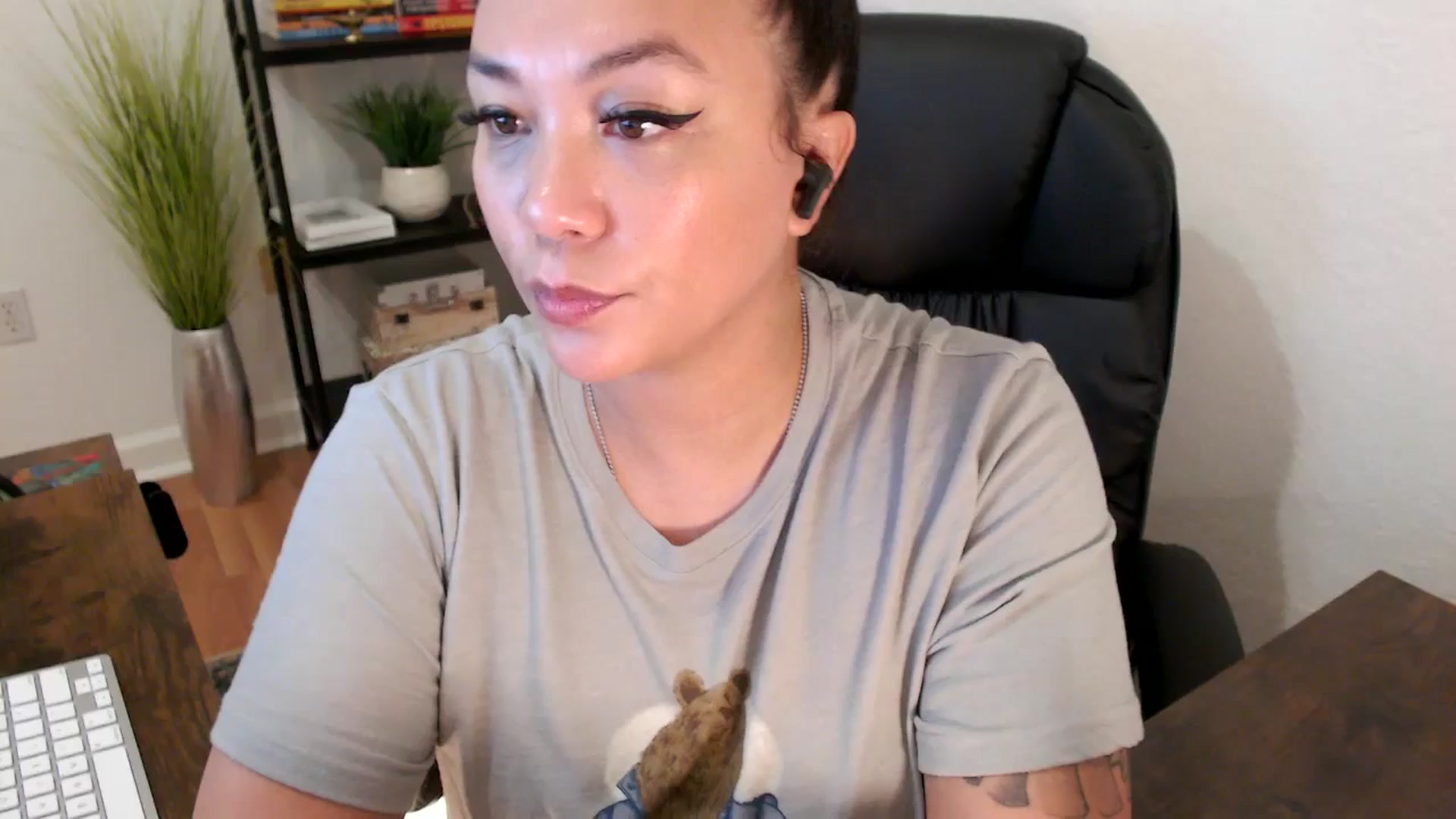 Gallery image thumbnail from MickaylaStar's myfreecams stream on, 01/22/2025, 20:53 image 13 of 20
