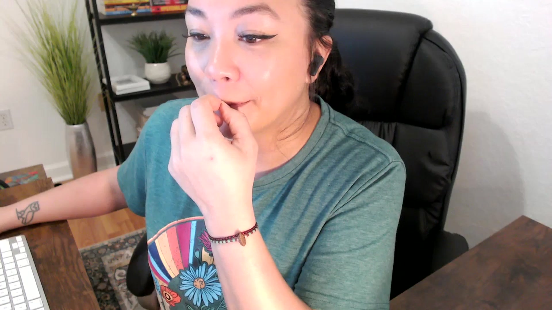 Gallery image thumbnail from MickaylaStar's myfreecams stream on, 01/23/2025, 16:35 image 4 of 20