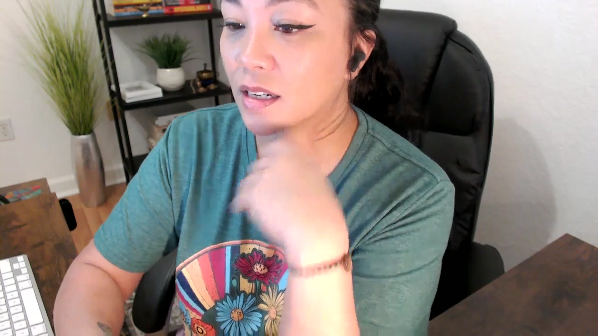 Gallery image thumbnail from MickaylaStar's myfreecams stream on, 01/23/2025, 16:35 image 6 of 20