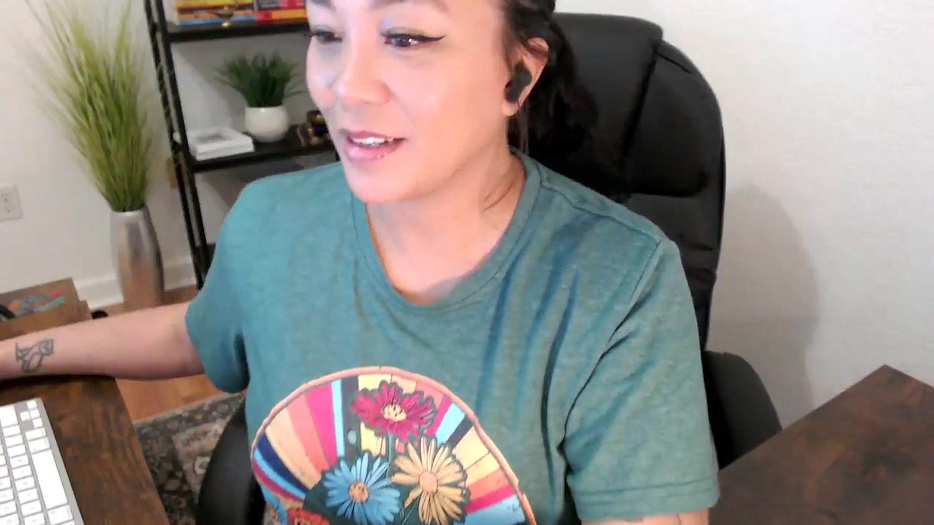 Gallery image thumbnail from MickaylaStar's myfreecams stream on, 01/23/2025, 16:35 image 9 of 20