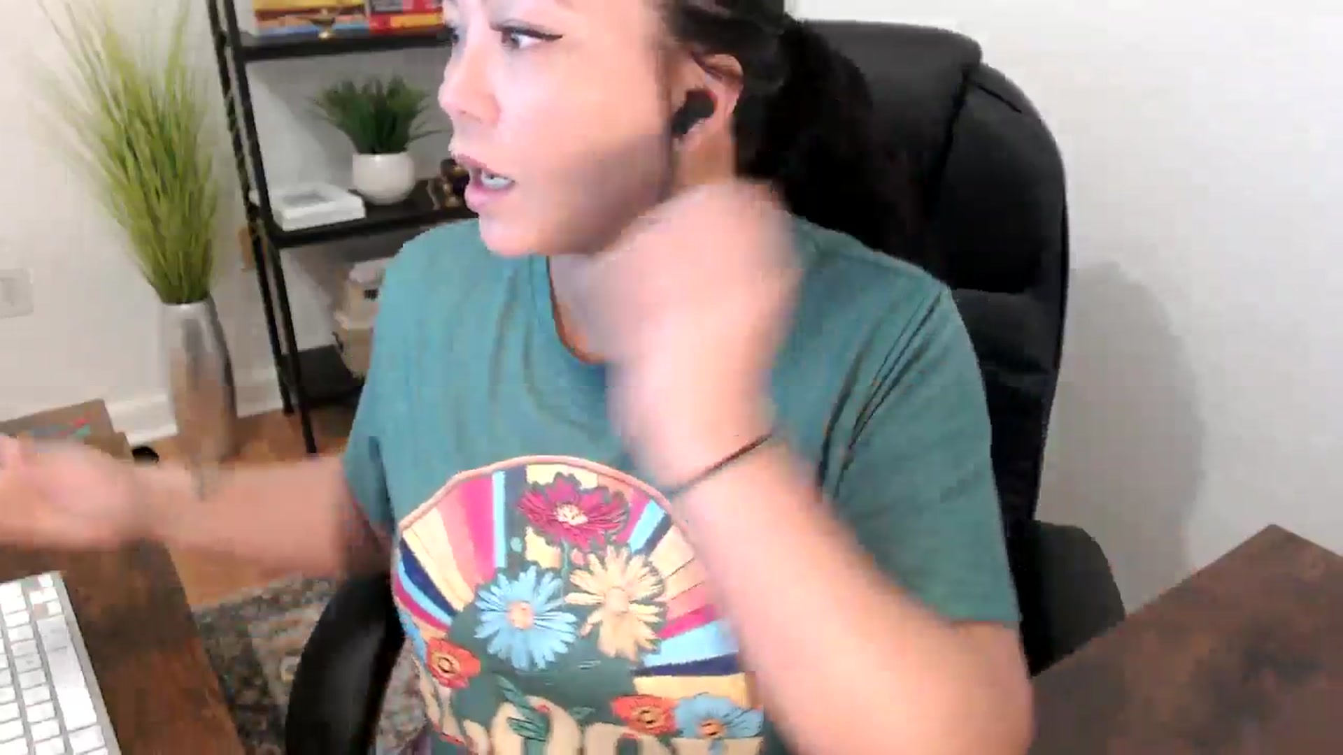 Gallery image thumbnail from MickaylaStar's myfreecams stream on, 01/23/2025, 16:35 image 2 of 20