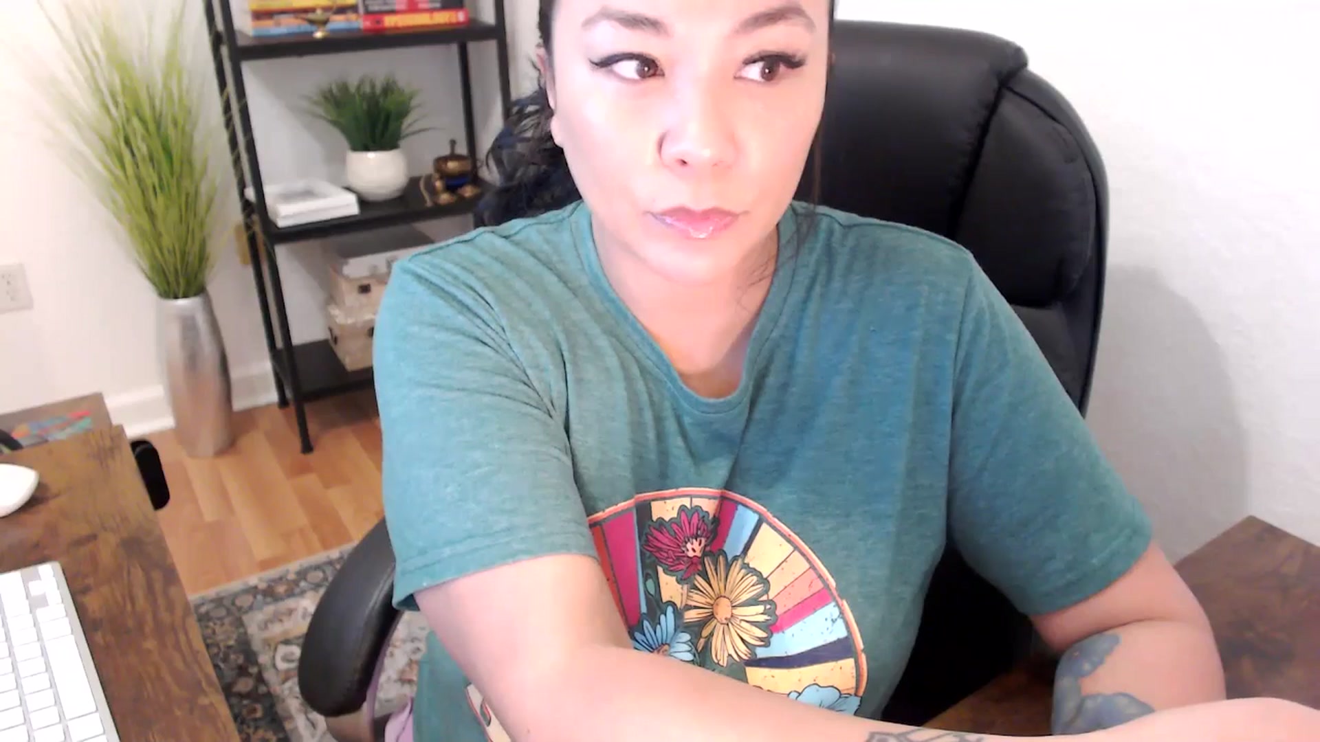 Gallery image thumbnail from MickaylaStar's myfreecams stream on, 01/23/2025, 16:35 image 3 of 20