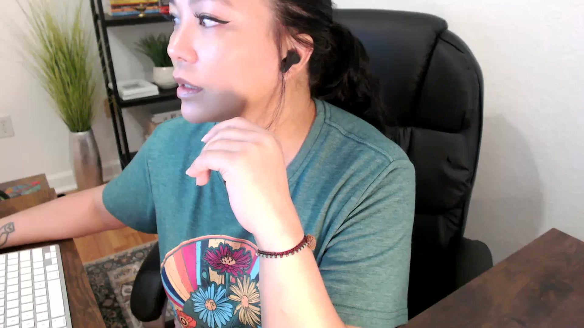 Gallery image thumbnail from MickaylaStar's myfreecams stream on, 01/23/2025, 16:35 image 11 of 20