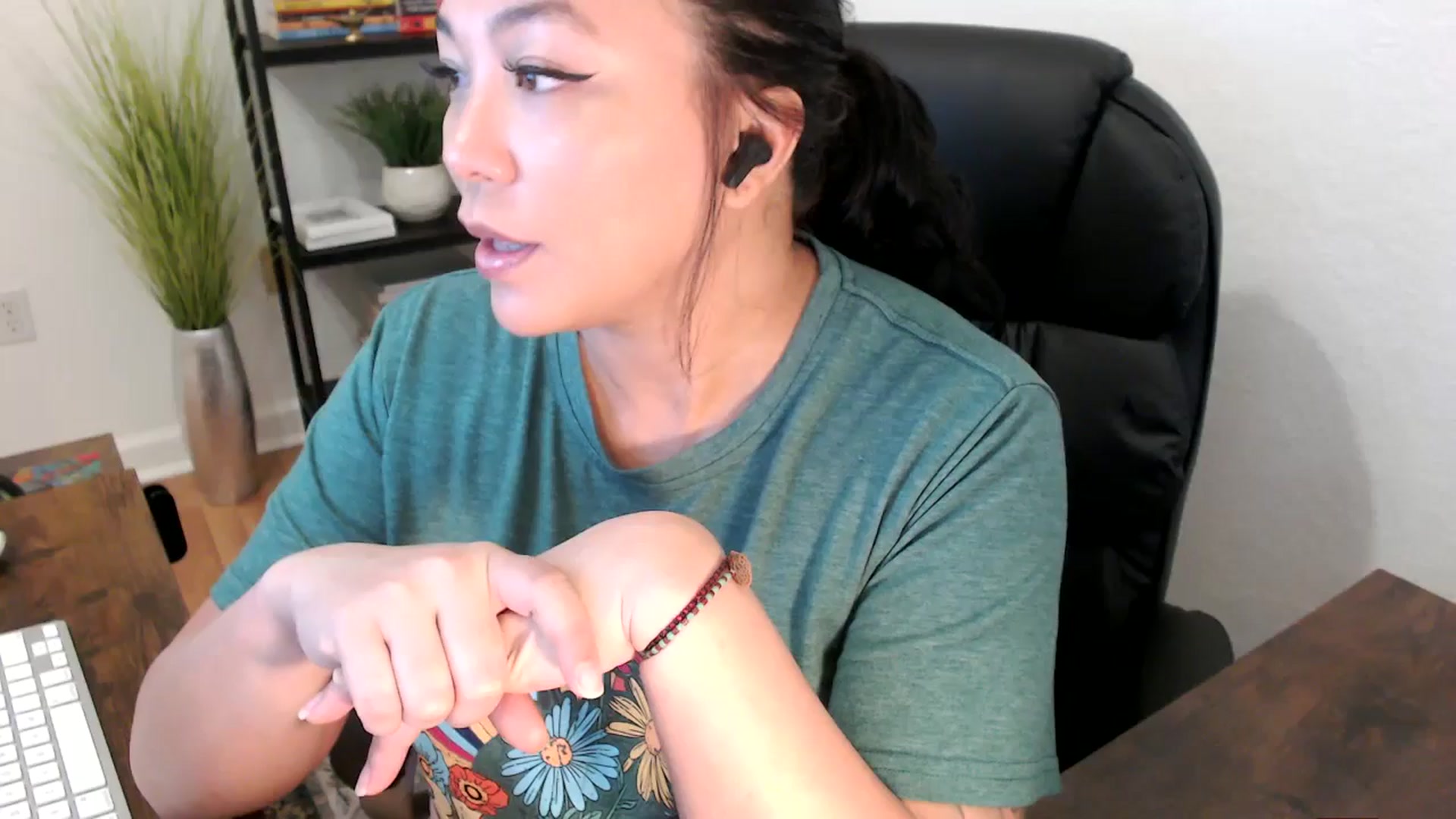 Gallery image thumbnail from MickaylaStar's myfreecams stream on, 01/23/2025, 16:35 image 1 of 20
