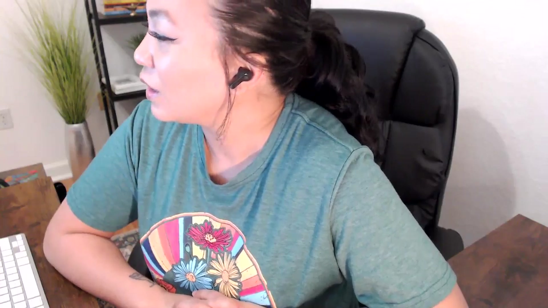 Gallery image thumbnail from MickaylaStar's myfreecams stream on, 01/23/2025, 16:35 image 5 of 20