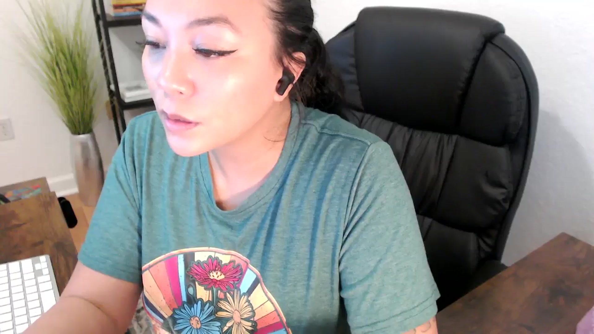 Gallery image thumbnail from MickaylaStar's myfreecams stream on, 01/23/2025, 17:08 image 15 of 20