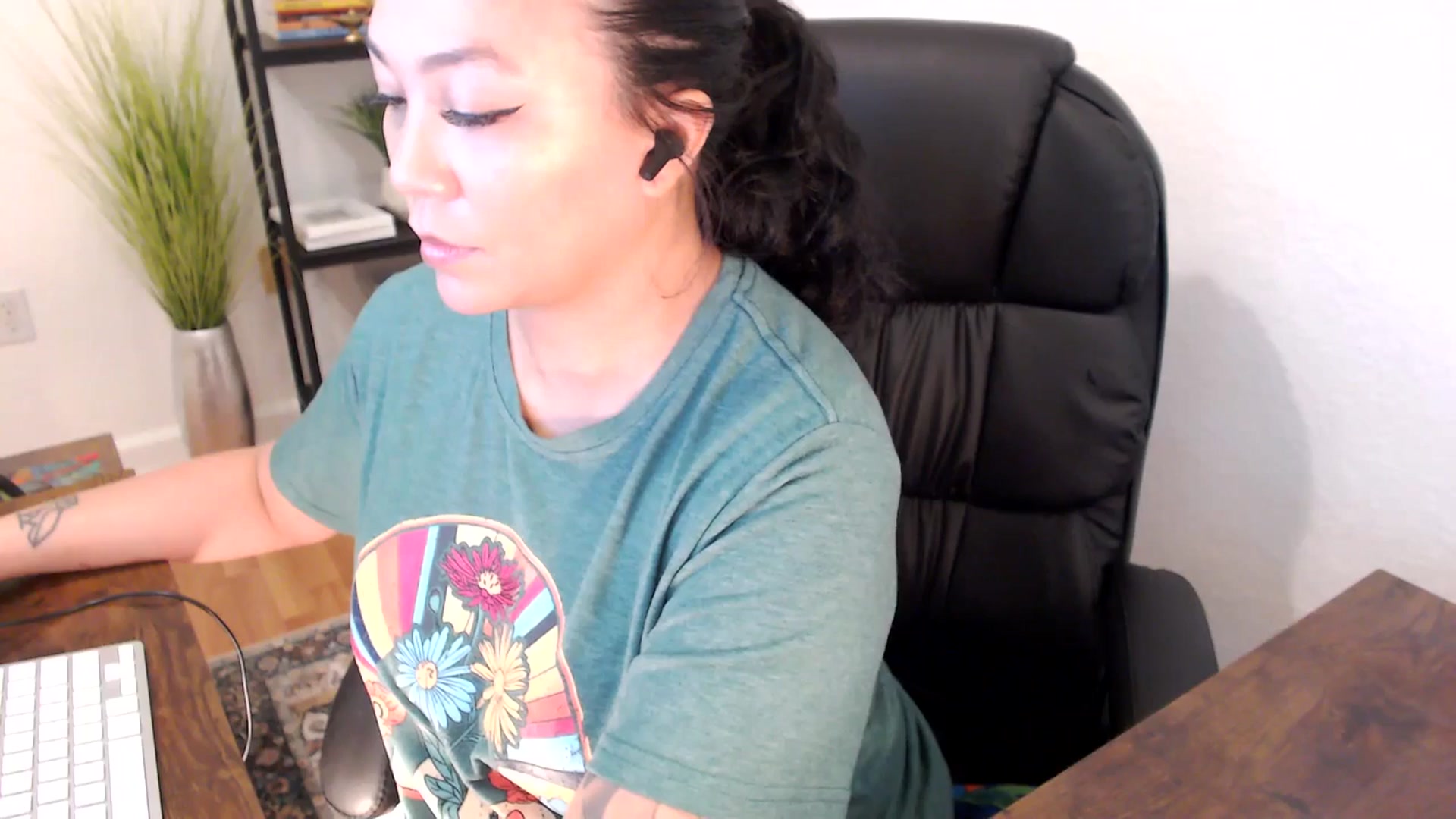 Gallery image thumbnail from MickaylaStar's myfreecams stream on, 01/23/2025, 17:30 image 17 of 20