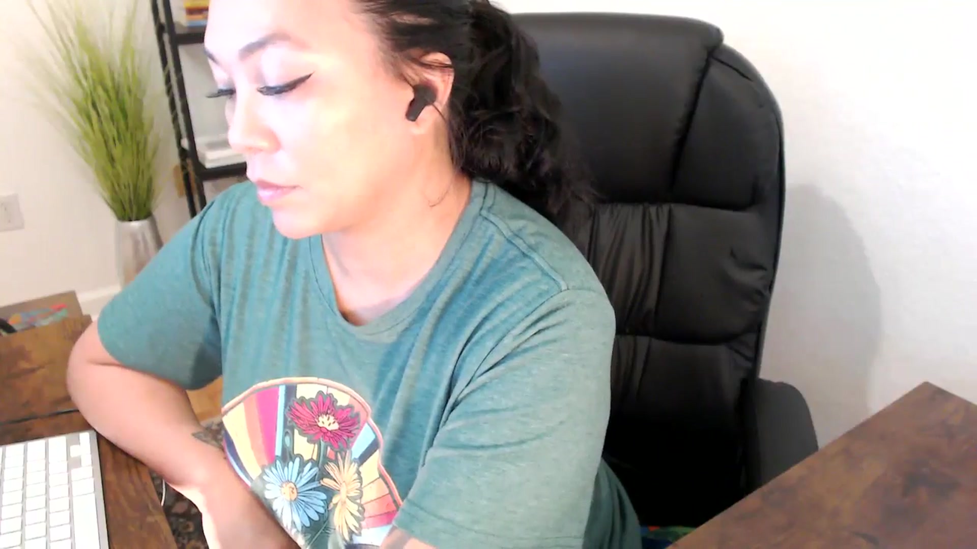 Gallery image thumbnail from MickaylaStar's myfreecams stream on, 01/23/2025, 17:30 image 18 of 20