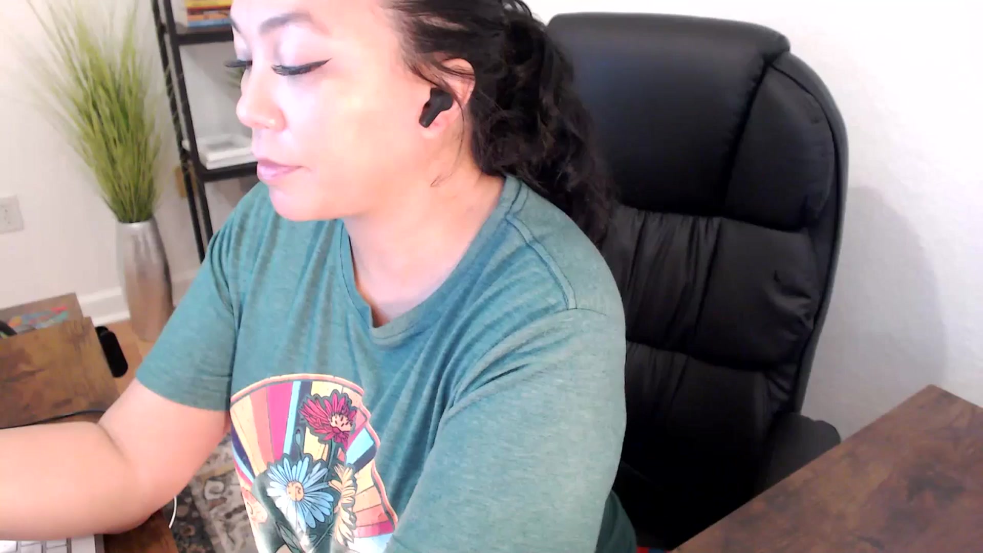 Gallery image thumbnail from MickaylaStar's myfreecams stream on, 01/23/2025, 18:02 image 5 of 20