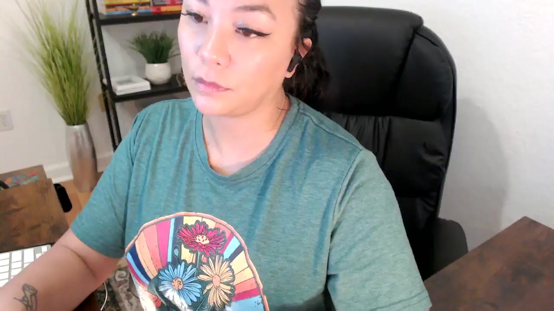 Gallery image thumbnail from MickaylaStar's myfreecams stream on, 01/23/2025, 18:02 image 17 of 20