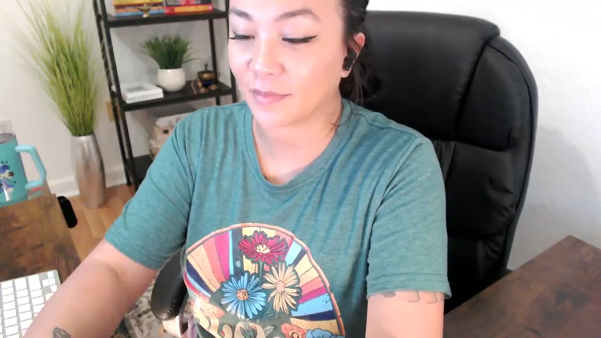Gallery image thumbnail from MickaylaStar's myfreecams stream on, 01/23/2025, 20:30 image 12 of 20
