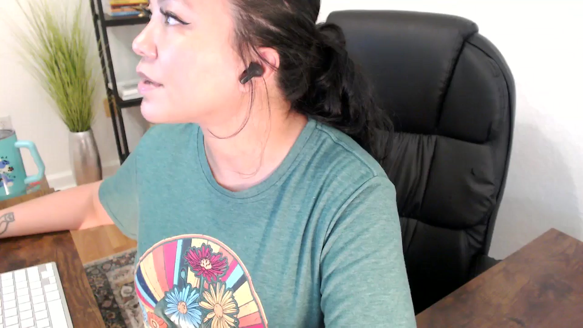 Gallery image thumbnail from MickaylaStar's myfreecams stream on, 01/23/2025, 20:30 image 14 of 20