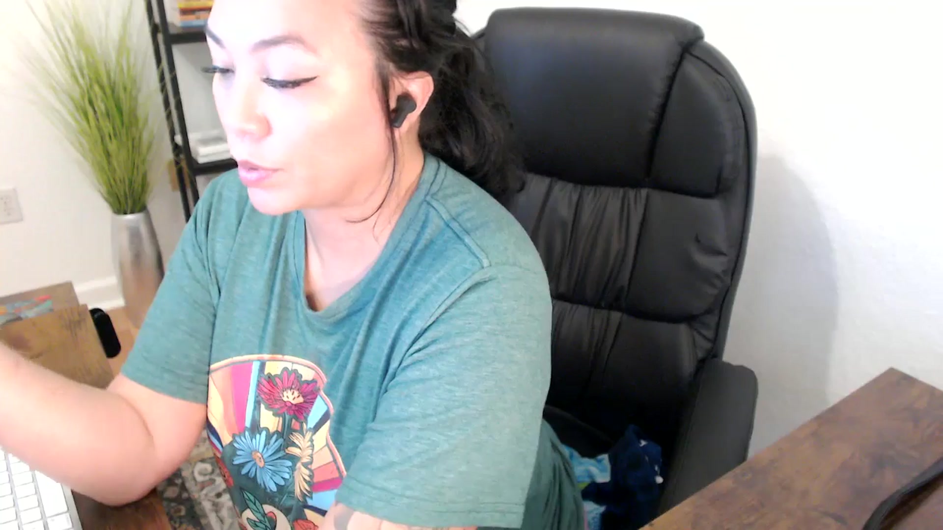 Gallery image thumbnail from MickaylaStar's myfreecams stream on, 01/23/2025, 21:55 image 17 of 20