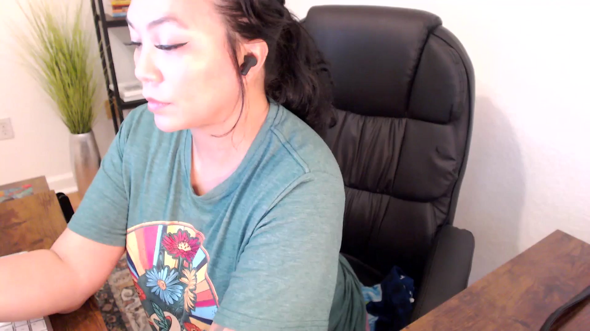Gallery image thumbnail from MickaylaStar's myfreecams stream on, 01/23/2025, 21:55 image 15 of 20