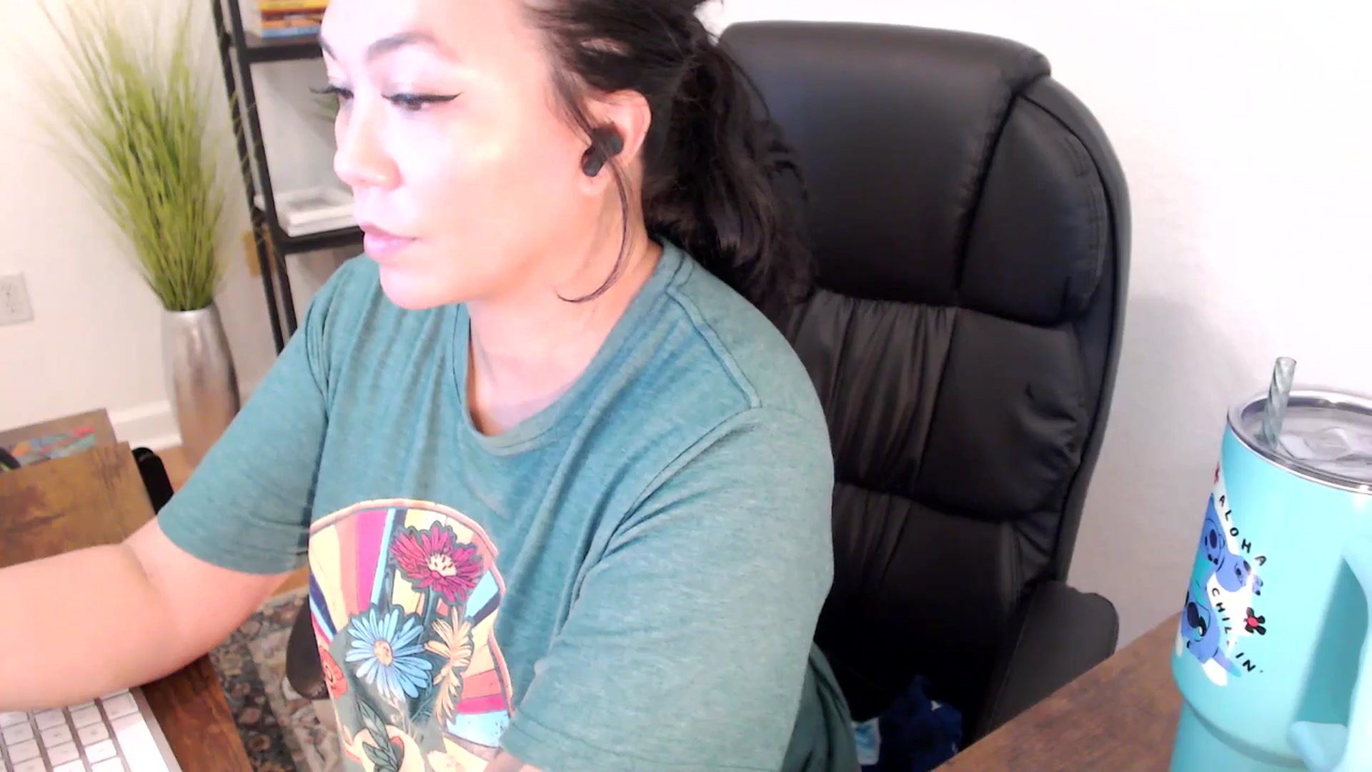 Gallery image thumbnail from MickaylaStar's myfreecams stream on, 01/23/2025, 21:55 image 4 of 20