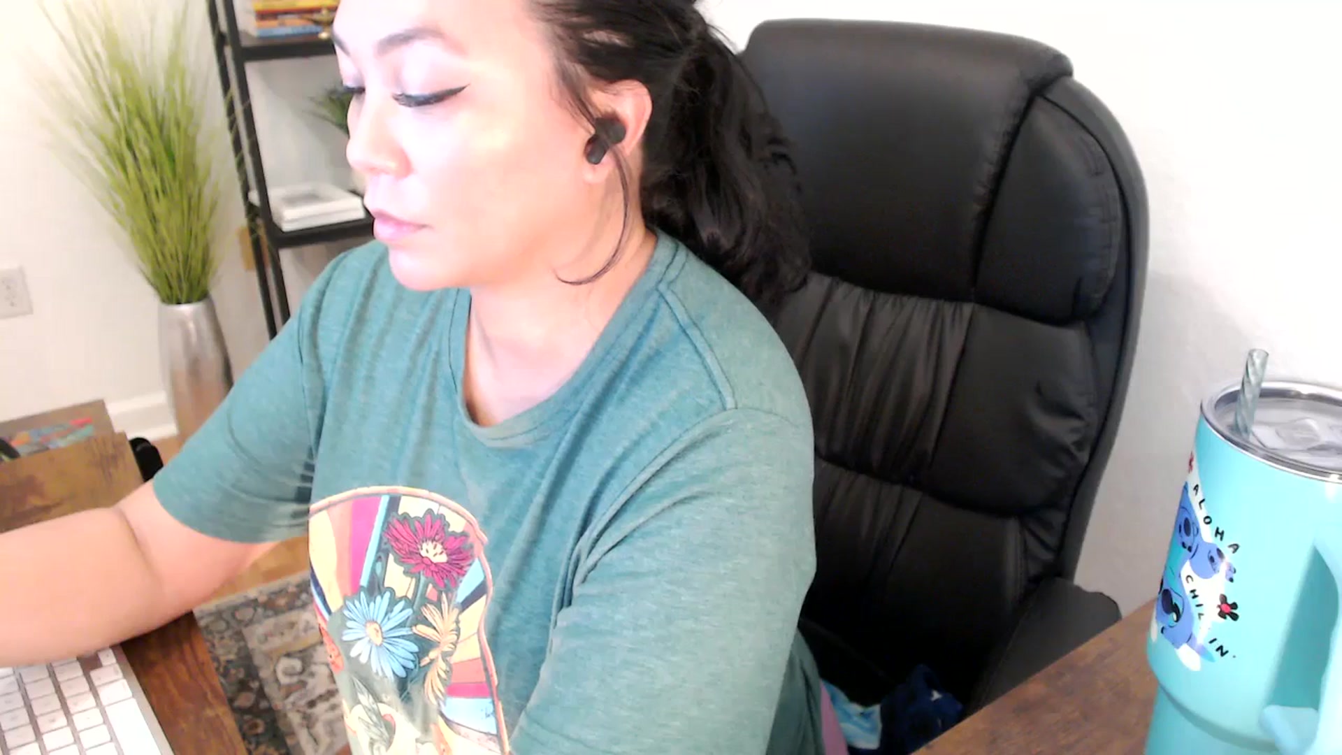 Gallery image thumbnail from MickaylaStar's myfreecams stream on, 01/23/2025, 21:55 image 6 of 20