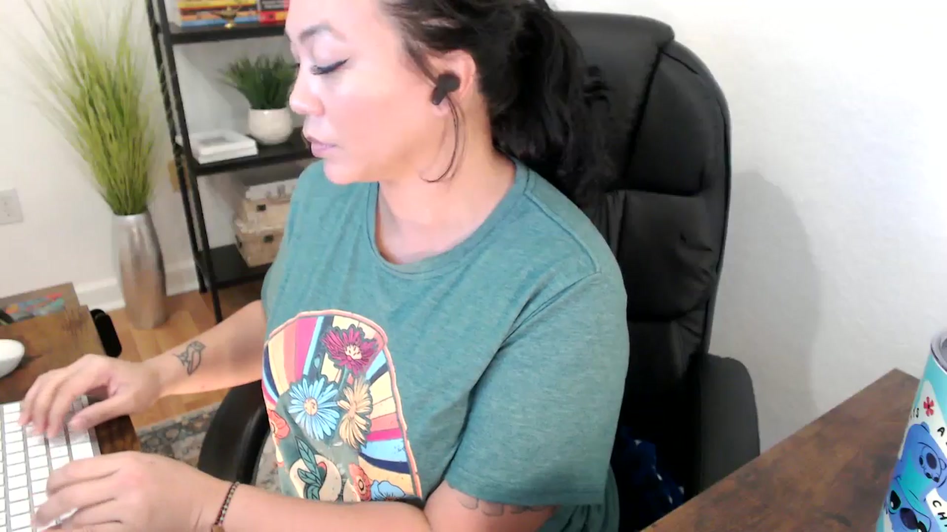 Gallery image thumbnail from MickaylaStar's myfreecams stream on, 01/23/2025, 21:55 image 8 of 20