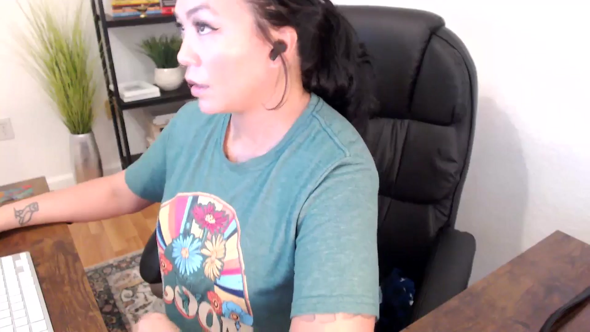 Gallery image thumbnail from MickaylaStar's myfreecams stream on, 01/23/2025, 21:55 image 13 of 20