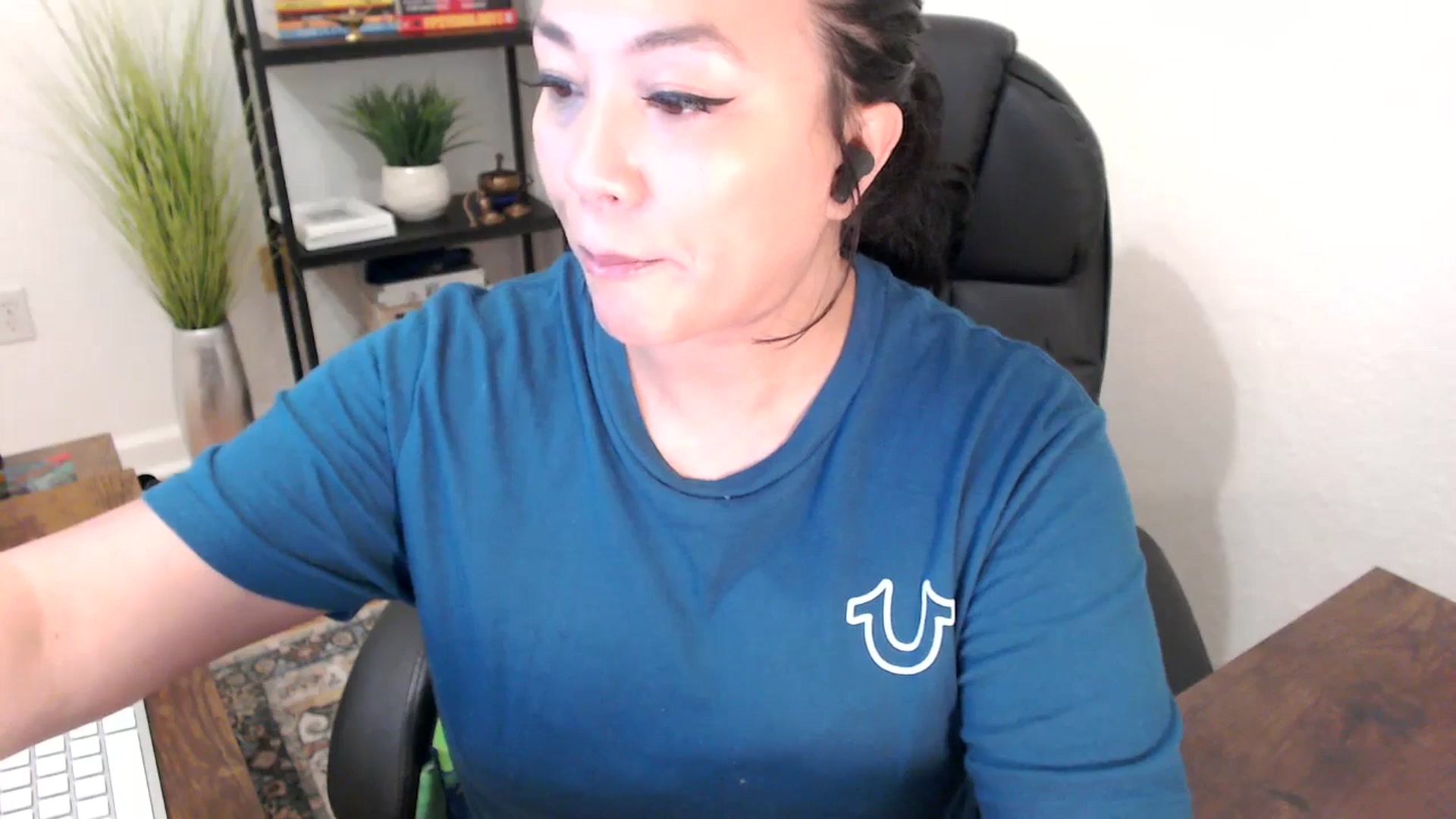 Gallery image thumbnail from MickaylaStar's myfreecams stream on, 01/24/2025, 16:37 image 17 of 20