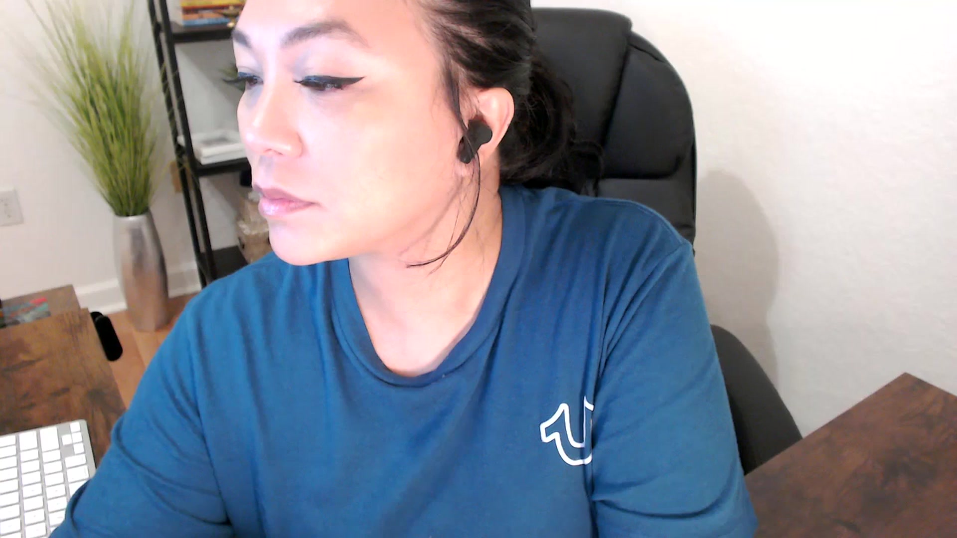 Gallery image thumbnail from MickaylaStar's myfreecams stream on, 01/24/2025, 16:37 image 12 of 20