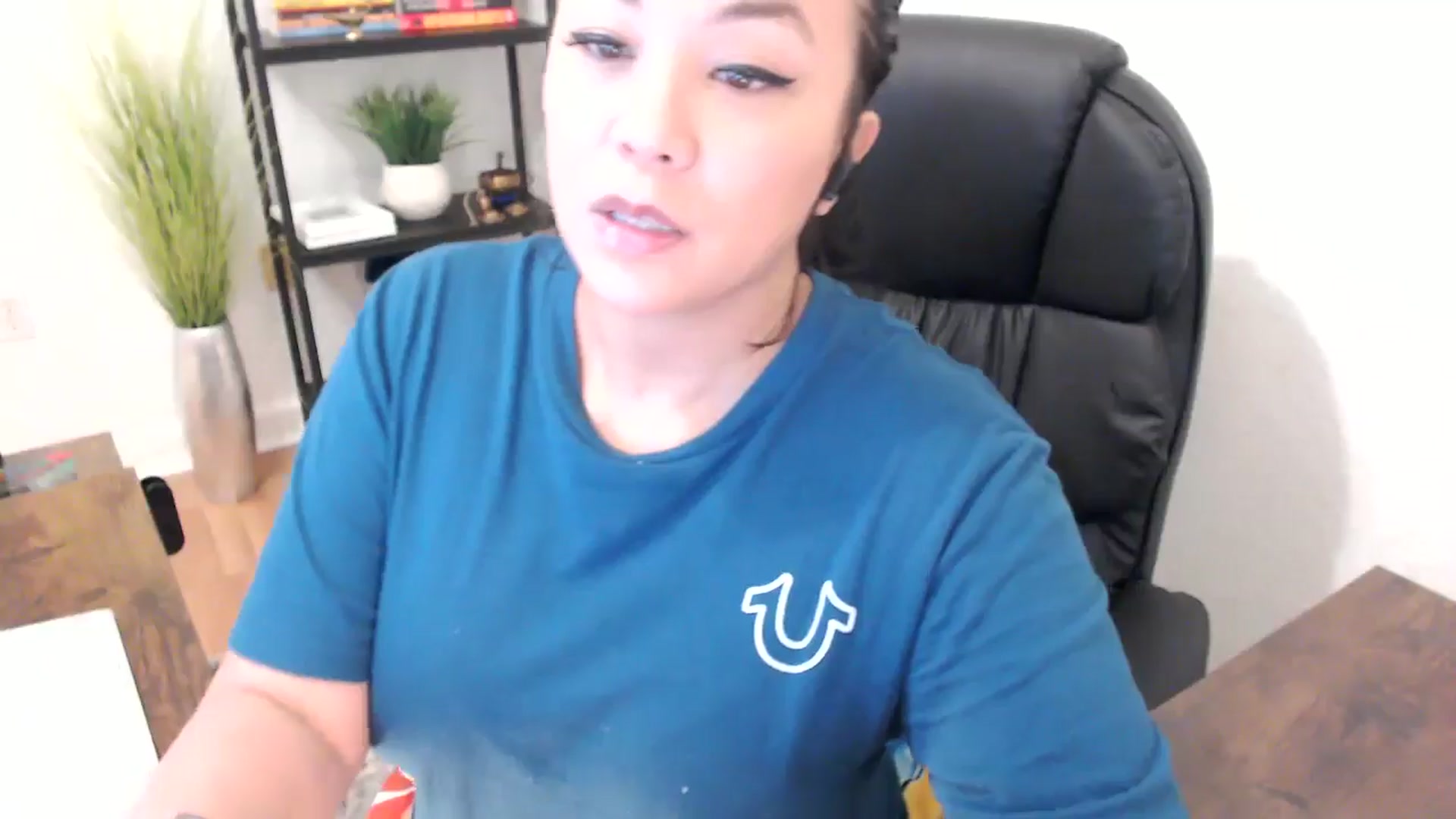 Gallery image thumbnail from MickaylaStar's myfreecams stream on, 01/24/2025, 17:15 image 10 of 20