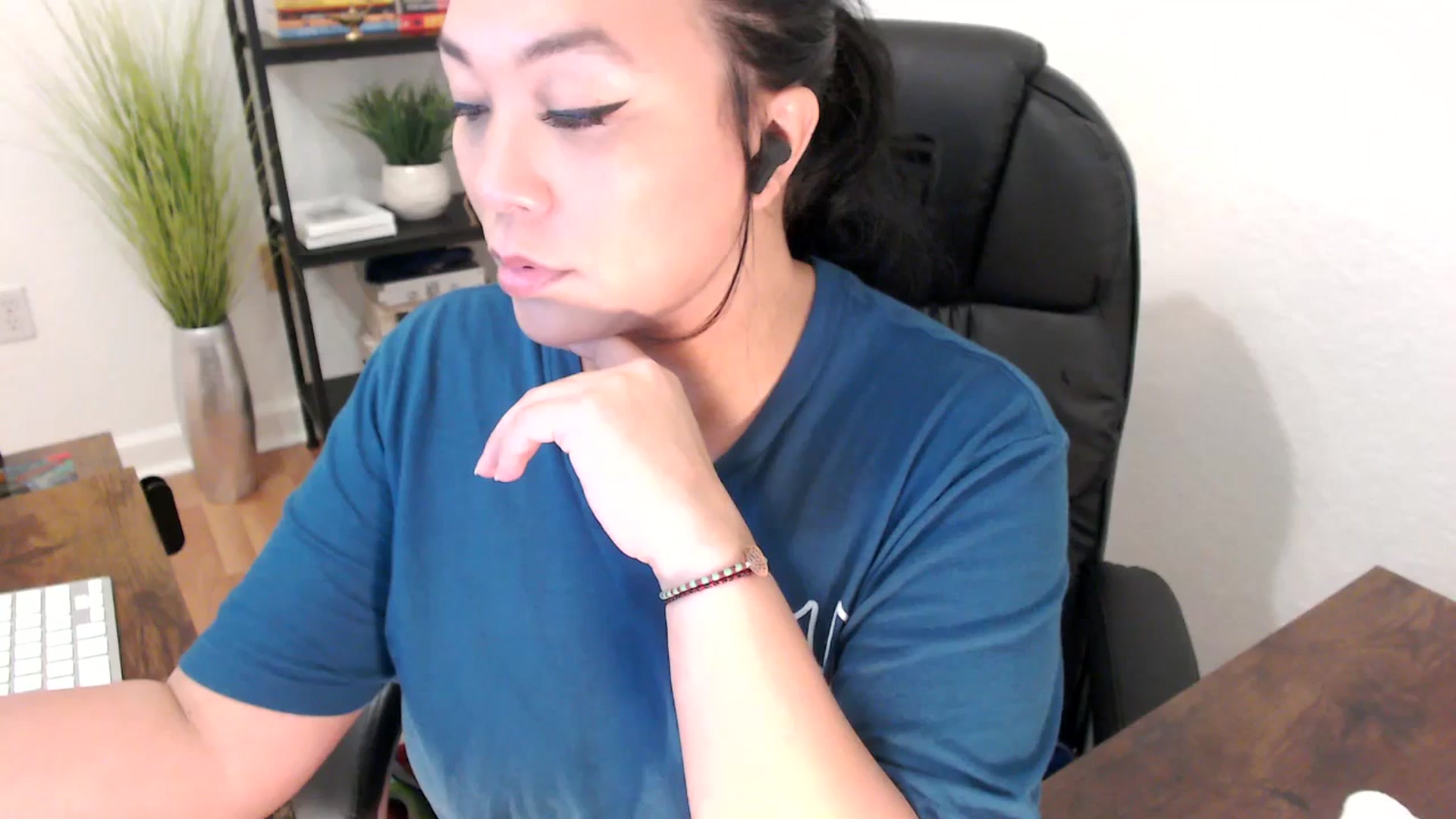 Gallery image thumbnail from MickaylaStar's myfreecams stream on, 01/24/2025, 17:15 image 1 of 20