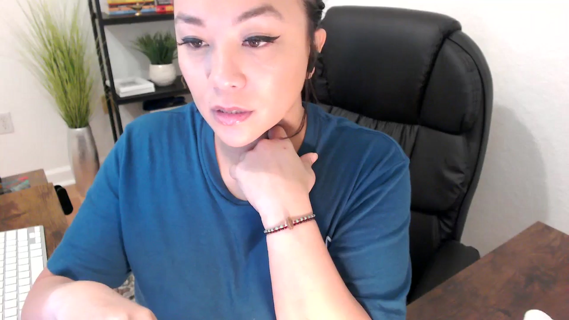 Gallery image thumbnail from MickaylaStar's myfreecams stream on, 01/24/2025, 17:15 image 2 of 20