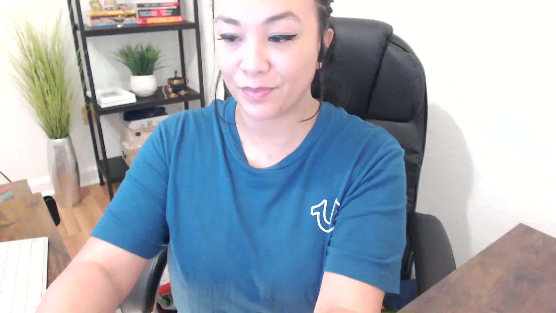 Gallery image thumbnail from MickaylaStar's myfreecams stream on, 01/24/2025, 18:36 image 1 of 20